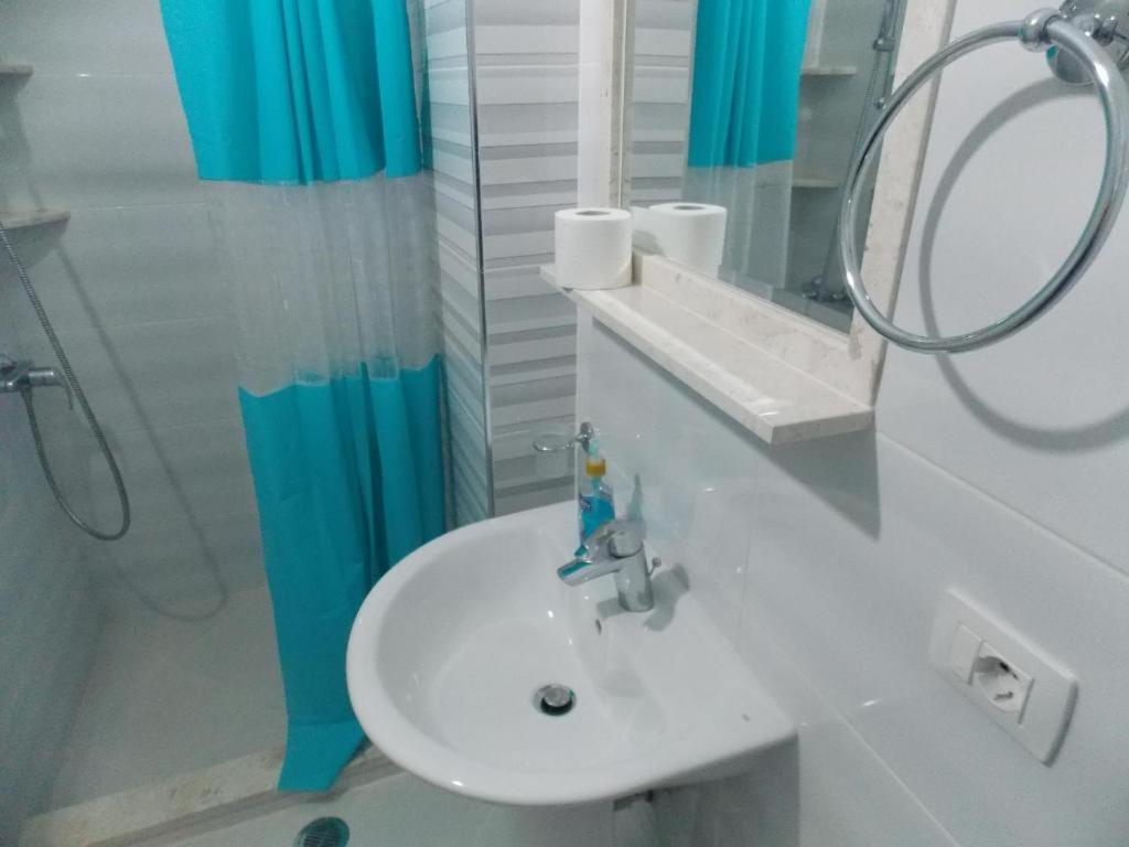 Coastline Apartments ซารานเดอ ภายนอก รูปภาพ
